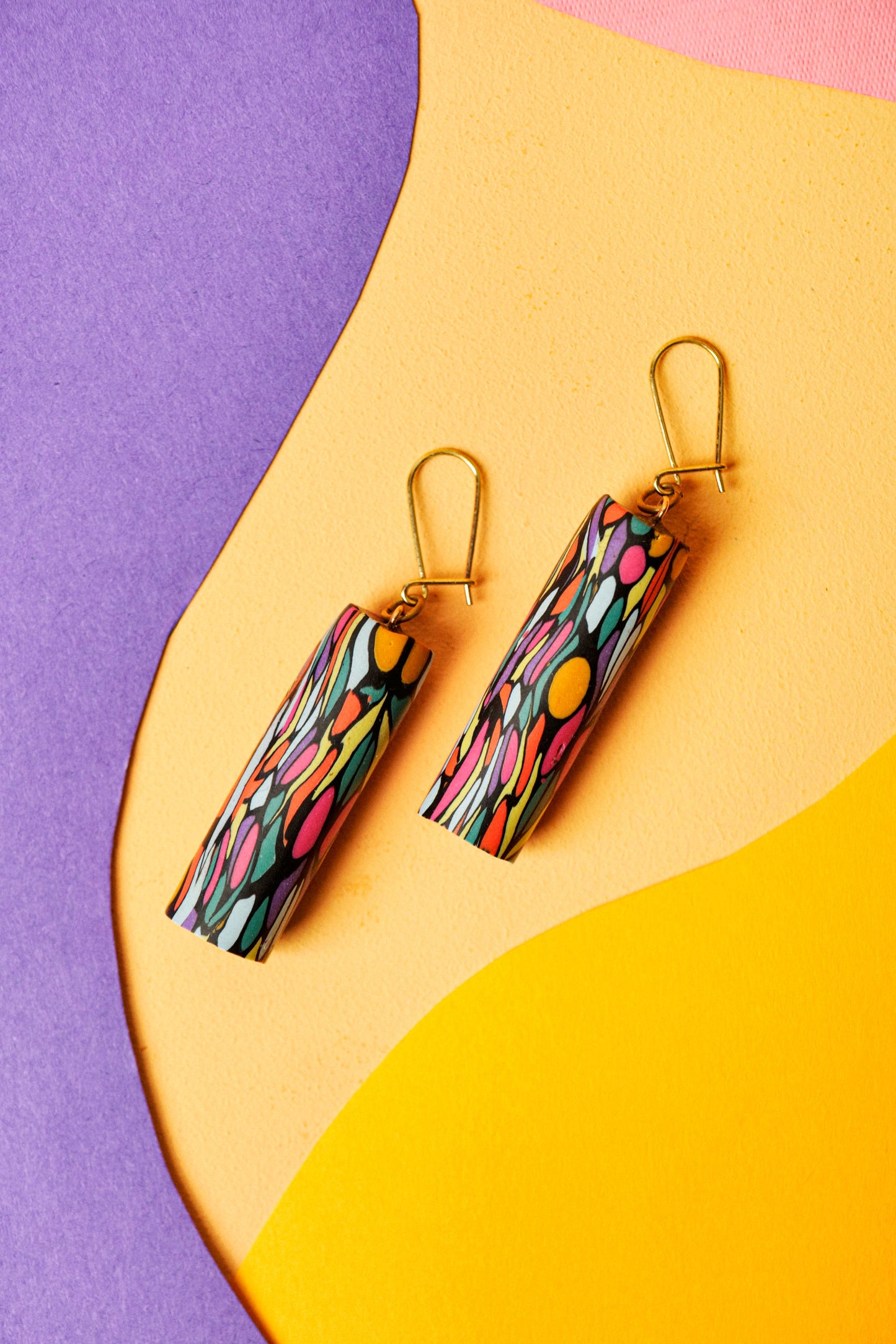 Matching mosaic necklace and earring set. Sculptural, colourful, handmade in Berlin.